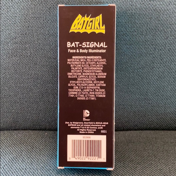 Batgirl Face & Body Illuminator - Picture 4 of 4